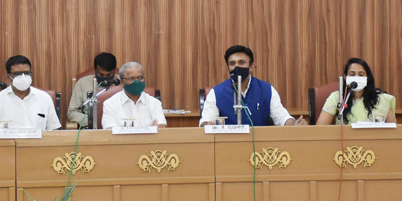 ಪ್ರತಿ ದಿನ 500ಕ್ಕೂ ಹೆಚ್ಚು ಕೋವಿಡ್ ಪರೀಕ್ಷೆ ನಡೆಸಲು ಸಚಿವ ಡಾ.ಕೆ.ಸುಧಾಕರ್ ಸೂಚನೆ