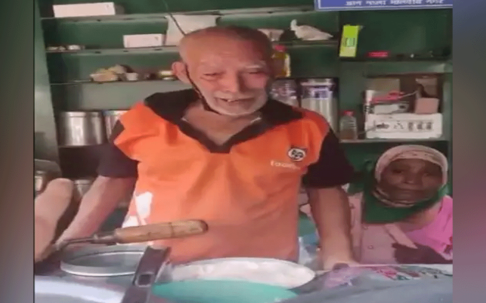 ವ್ಯಾಪಾರವಿಲ್ಲದೆ ಕಣ್ಣೀರು ಸುರಿಸುತ್ತಿದ್ದ ವೃದ್ಧ ದಂಪತಿಯ ವಿಡಿಯೋ ವೈರಲ್