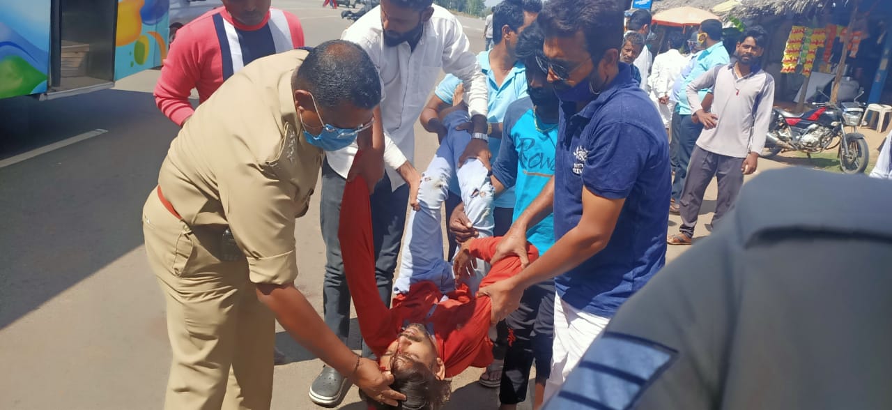 ರಸ್ತೆ ಅಪಘಾತದ ಗಾಯಾಳುವನ್ನು ಸಕಾಲಕ್ಕೆ ಆಸ್ಪತ್ರೆಗೆ ಸೇರಿಸಿದ ಡಿವೈಎಸ್ಪಿ