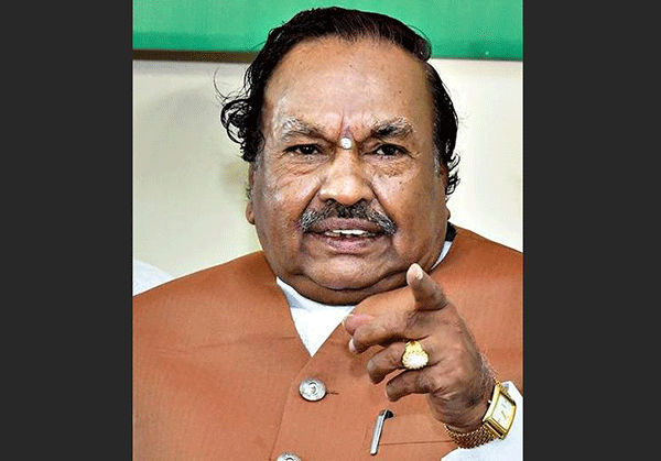 ಬಿ.ವೈ.ವಿಜಯೇಂದ್ರನ ವೈಭವೀಕರಣ ಯಾಕೆ: ಸಚಿವ ಈಶ್ವರಪ್ಪ ಪ್ರಶ್ನೆ