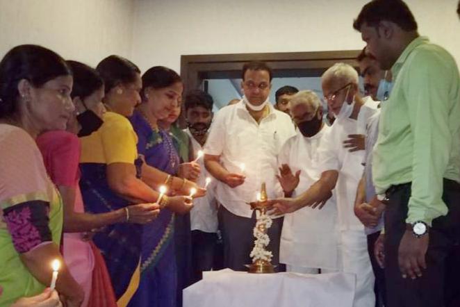 ಮಂಗಳೂರು : ಕಾಂಗ್ರೆಸ್ ಕಚೇರಿಯಲ್ಲಿ ದೀಪಾವಳಿ ಆಚರಣೆ