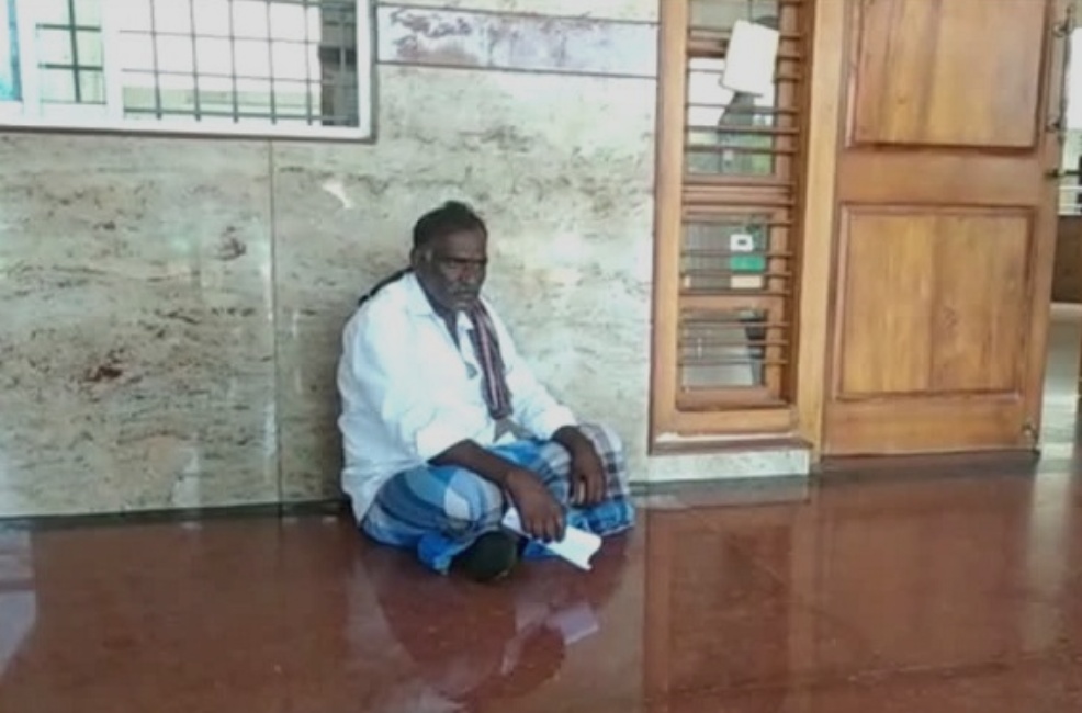 ಪರಿಶಿಷ್ಟ ವರ್ಗದವರಿಗೆ ಕ್ಷೌರ ಮಾಡಿದ ಕುಟುಂಬಕ್ಕೆ ಸಾಮಾಜಿಕ ಬಹಿಷ್ಕಾರ: ಆರೋಪ