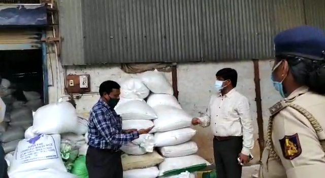 ಉಡುಪಿ ಡಿಸಿ ನೇತೃತ್ವದಲ್ಲಿ ಮಿಲ್‌ಗೆ ದಾಳಿ : ಅಕ್ರಮ ದಾಸ್ತಾನು ಆರೋಪದಲ್ಲಿ 600 ಕ್ವಿಂಟಲ್ ಅನ್ನಭಾಗ್ಯ ಅಕ್ಕಿ ವಶ