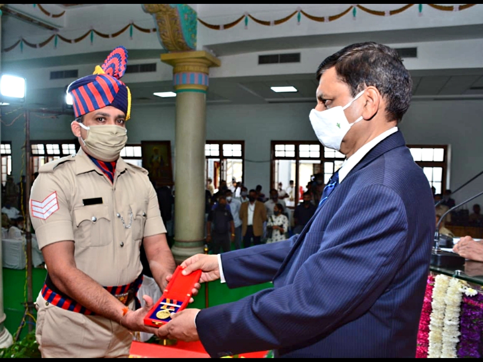 ಮಂಗಳೂರು: ಡಿವೈಎಸ್ಪಿ ಗೌರೀಶ್ ಸಹಿತ ಎಂಟು ಮಂದಿಗೆ ಮುಖ್ಯಮಂತ್ರಿ ಪದಕ ಪ್ರದಾನ