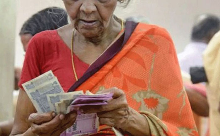 ನಾಲ್ಕೈದು ತಿಂಗಳಿಂದ ವಿಕಲಚೇತನರಿಗೆ ಸಿಗದ ಮಾಸಾಶನ: ಅಧಿಕಾರಿಗಳಿಗೆ ಲಂಚ ನೀಡಿದರೆ ಮಾತ್ರ ಸರಕಾರಿ ಸೌಲಭ್ಯ ?