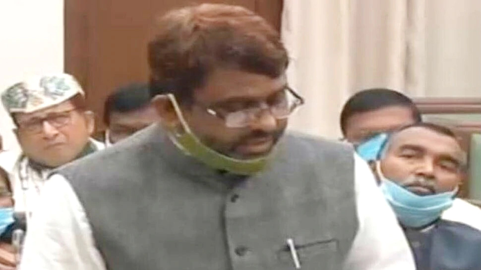 ‘ಹಿಂದೂಸ್ತಾನ’ದ ಬದಲಿಗೆ ‘ಭಾರತ’ ಪದ ಬಳಸಬೇಕು: ವಿವಾದ ಸೃಷ್ಟಿಸಿದ ಎಐಎಂಐಎಂ ಶಾಸಕನ ಹೇಳಿಕೆ