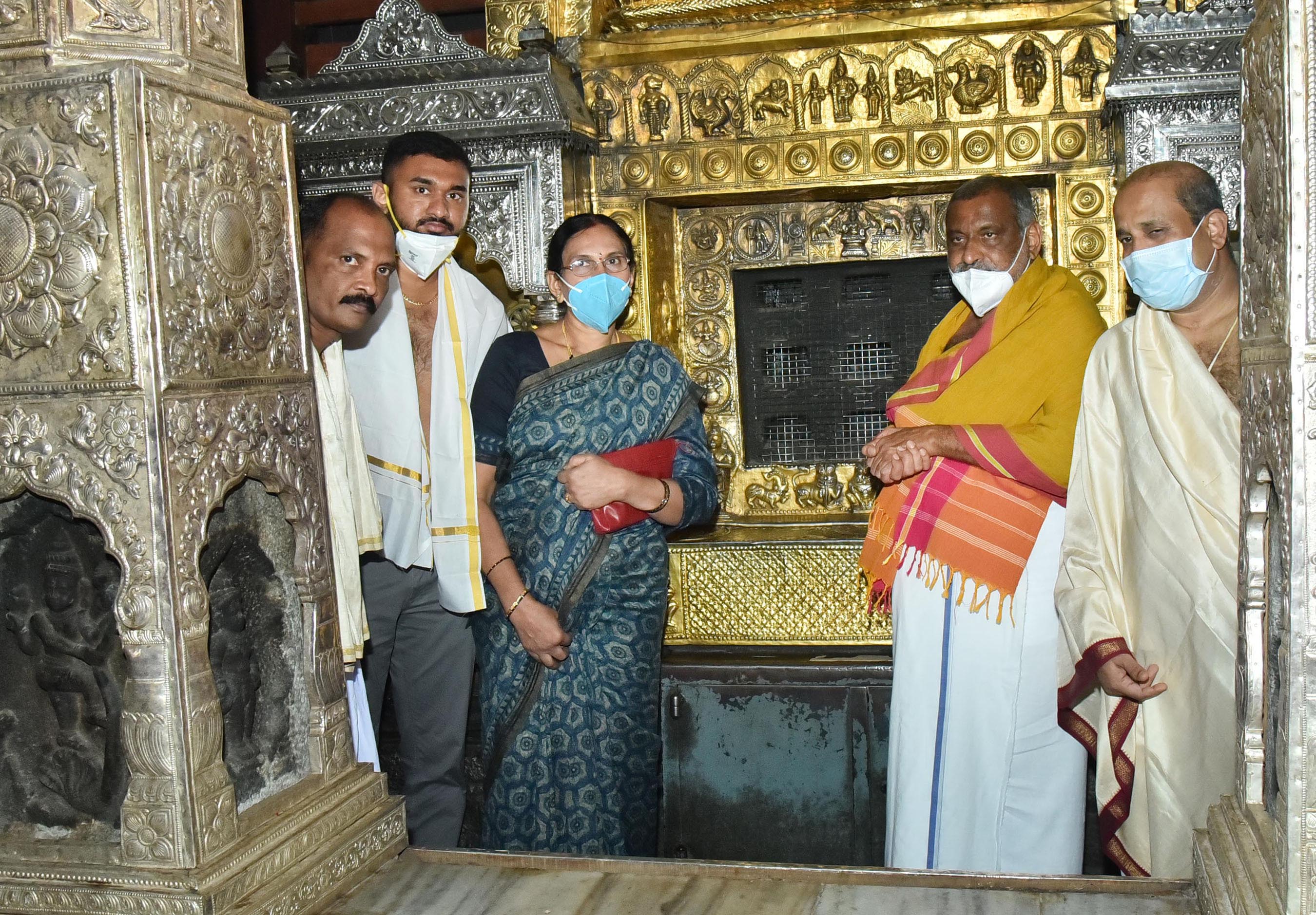 ಶ್ರೀಕೃಷ್ಣ ಮಠಕ್ಕೆ ಸಚಿವ ಮಾಧುಸ್ವಾಮಿ ಭೇಟಿ