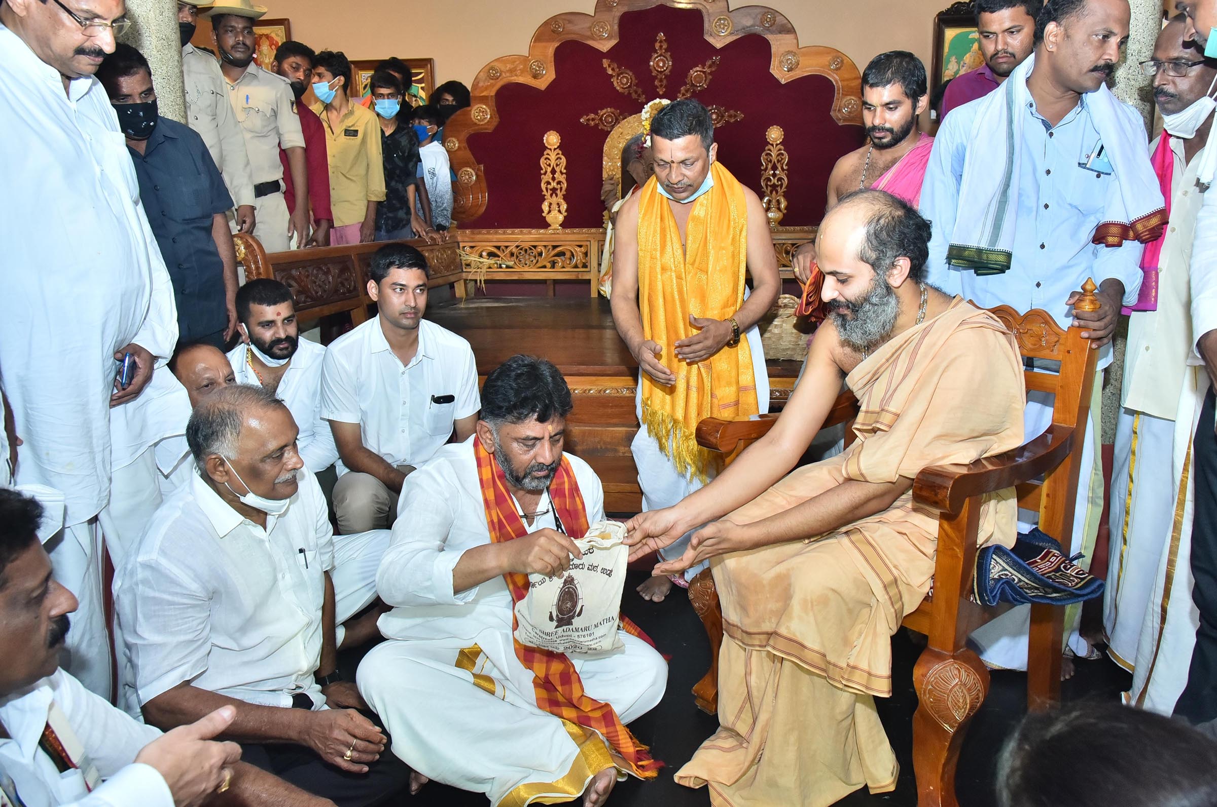 ಉಡುಪಿಯ ಸರ್ವಧರ್ಮ ಮಂದಿರಗಳಿಗೆ ಡಿಕೆ ಶಿವಕುಮಾರ್ ಭೇಟಿ