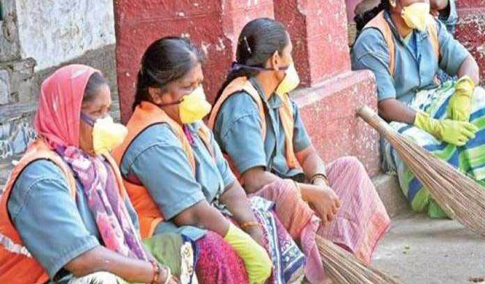 7 ತಿಂಗಳಿನಿಂದ ಬಿಡುಗಡೆಯಾಗದ ಹಣ: ಪೌರ ಕಾರ್ಮಿಕರಿಂದ ಕಸ ಸಂಗ್ರಹ ನಿಲ್ಲಿಸುವ ಎಚ್ಚರಿಕೆ