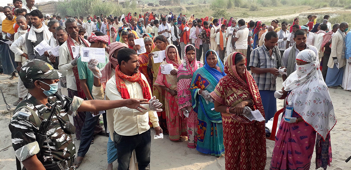 ಬಿಹಾರ ವಿಧಾನ ಸಭೆ ಚುನಾವಣೆಯಲ್ಲಿ ಹಲವು ಎಡವಟ್ಟುಗಳು; ಹಲವರ ಹೆಸರು ಮೃತ ಮತದಾರರ ಪಟ್ಟಿಯಲ್ಲಿ !