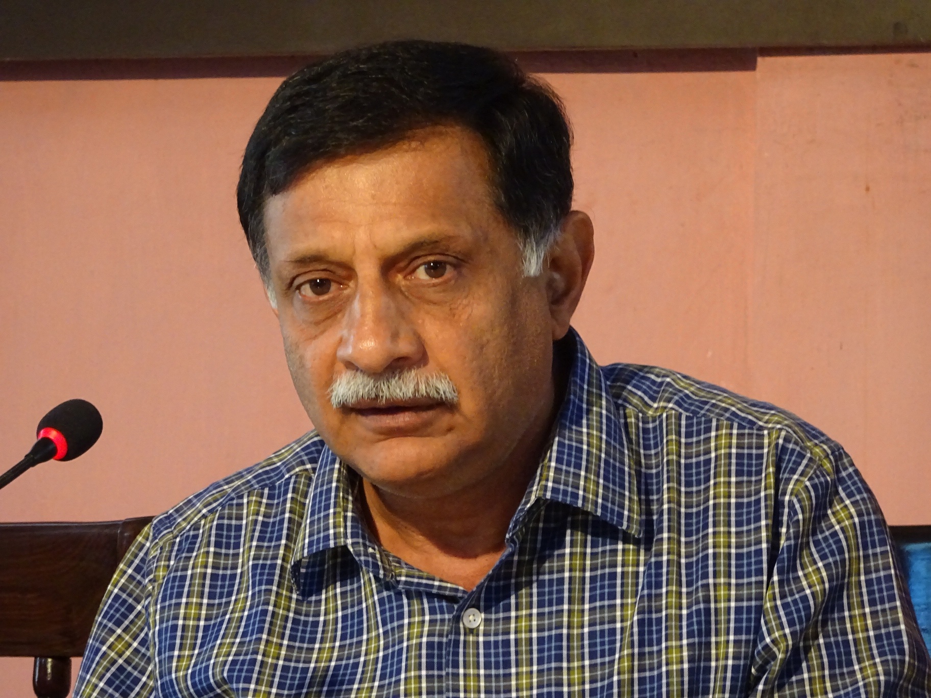 ನಿವೃತ್ತ ಸೇನಾಧಿಕಾರಿ ಮೇಲೆ ಕಾಡಾನೆ ದಾಳಿ: ಆಸ್ಪತ್ರೆಗೆ ದಾಖಲು