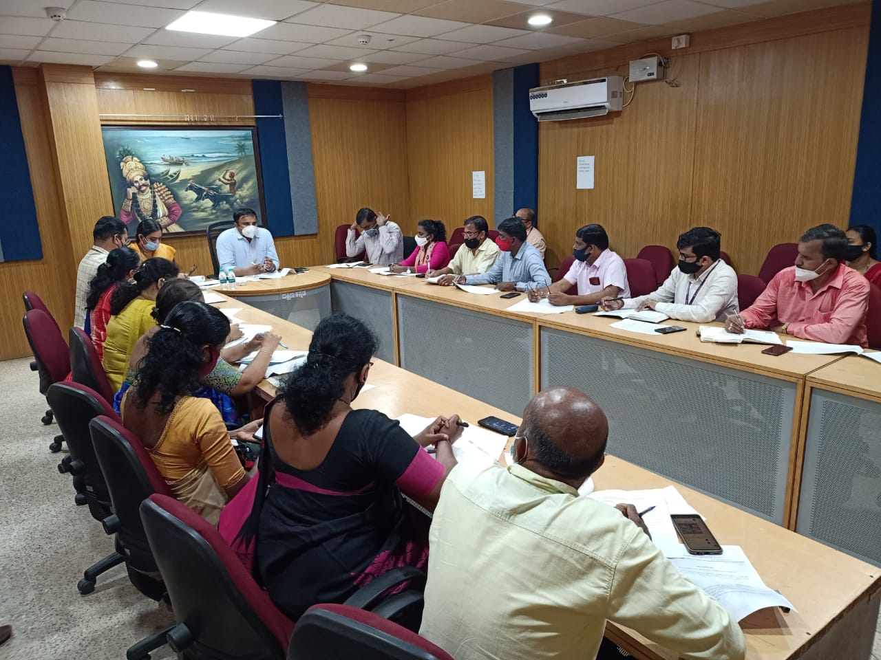 ಬೀದಿಬದಿ ವ್ಯಾಪಾರಿಗಳ ಆರ್ಥಿಕ ಪುನ:ಶ್ಚೇತನಕ್ಕೆ ತುರ್ತು ಸಾಲ ಒದಗಿಸಲು ದ.ಕ. ಡಿಸಿ ಸೂಚನೆ