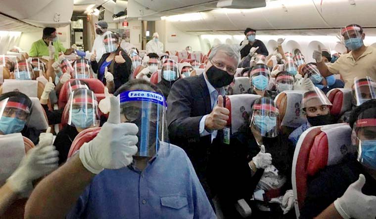 ‘ವಂದೇ ಭಾರತ್ ಅಭಿಯಾನ’ದಲ್ಲಿ ವಿದೇಶದಿಂದ ಹಿಂದಿರುಗಿದ್ದ ಭಾರತೀಯರು ಎಷ್ಟು ಗೊತ್ತೇ ?