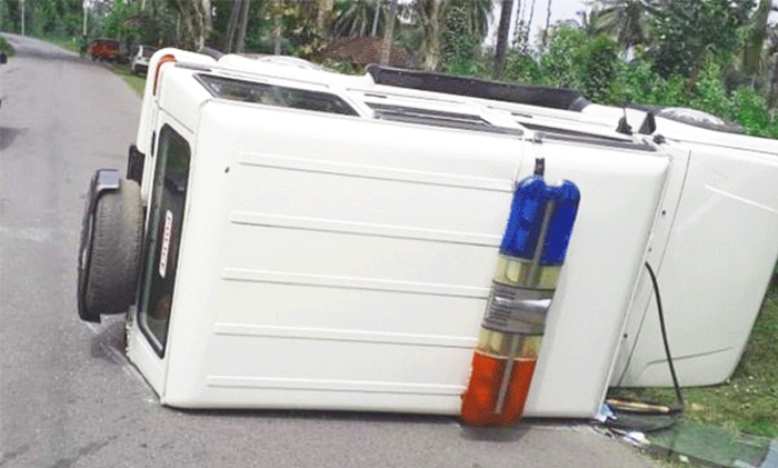 ಸಿಎಂ ಬೆಂಗಾವಲು ವಾಹನ ಅಪಘಾತ: ಇಬ್ಬರು ಸಿಬ್ಬಂದಿಗೆ ಗಾಯ