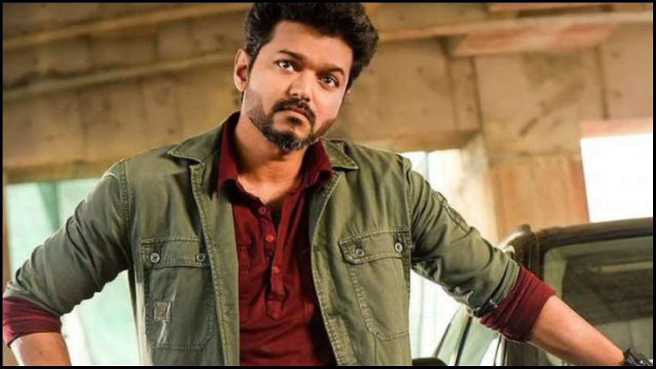 ತಂದೆ ಆರಂಭಿಸಿದ ರಾಜಕೀಯ ಪಕ್ಷದ ಬಗ್ಗೆ ಅಭಿಮಾನಿಗಳಿಗೆ ಸ್ಪಷ್ಟನೆ ನೀಡಿದ ತಮಿಳು ನಟ ವಿಜಯ್