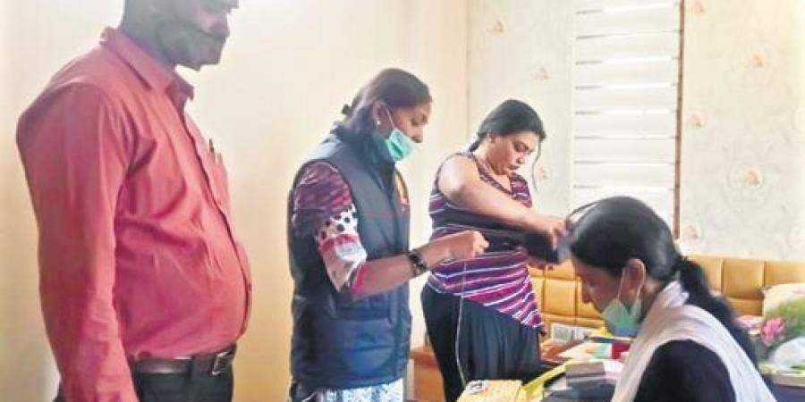 ಕೆಎಎಸ್ ಅಧಿಕಾರಿ ಮನೆ ಮೇಲೆ ಎಸಿಬಿ ದಾಳಿ ಪ್ರಕರಣ: 200ಕ್ಕೂ ಹೆಚ್ಚು ಸ್ವತ್ತುಗಳ ದಾಖಲೆ ಪತ್ರ ಪತ್ತೆ