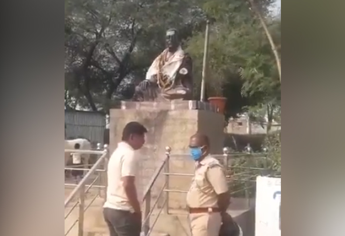 ಬಸವಣ್ಣ ಮೂರ್ತಿಗೆ ಕಿಡಿಗೇಡಿಗಳಿಂದ ಹಾನಿ: ತಪ್ಪಿತಸ್ಥರ ವಿರುದ್ಧ ಕ್ರಮಕ್ಕೆ ಕಾಂಗ್ರೆಸ್ ನಾಯಕರ ಆಗ್ರಹ