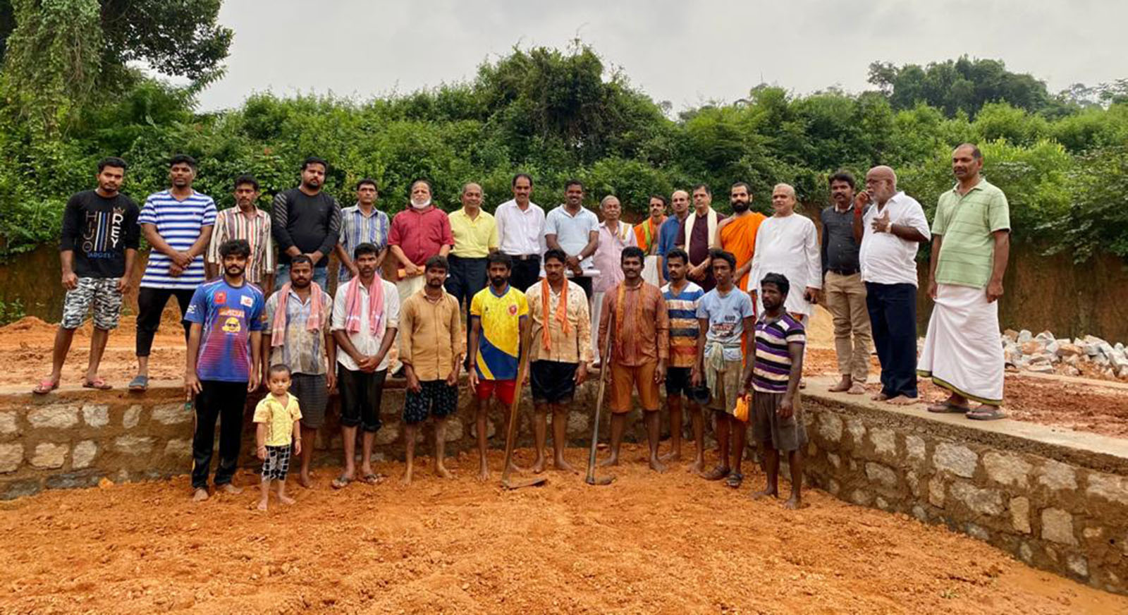 ಸಾಂತ್ಯಾರು ಮಠದ ಜೀರ್ಣೋದ್ಧಾರಕ್ಕೆ ಶ್ರಮದಾನ