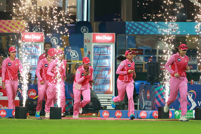 ಮಹಿಳಾ ಟಿ-20 ಚಾಲೆಂಜ್: ಮೊದಲ ಬಾರಿ ಚಾಂಪಿಯನ್ ಪಟ್ಟ ಅಲಂಕರಿಸಿದ ಟ್ರೇಲ್‌ಬ್ಲೇಝರ್ಸ್