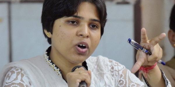 ಸಾಮಾಜಿಕ ಕಾರ್ಯಕರ್ತೆ ತೃಪ್ತಿ ದೇಸಾಯಿ ಬಂಧನ