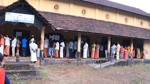 ಕಾಸರಗೋಡು ಜಿಲ್ಲೆಯಲ್ಲಿ ಮಧ್ಯಾಹ್ನ 1:15ರ ವೇಳೆ ಶೇ.50 ಮತದಾನ