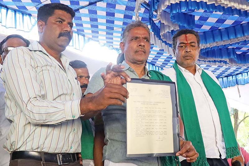 ಸಾರಿಗೆ ನೌಕರರ ಮುಷ್ಕರ ವಾಪಸ್: ಸಂಜೆಯಿಂದಲೇ ಬಸ್‌ಗಳ ಸಂಚಾರ ಆರಂಭ