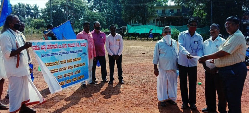 ಮೀನುಗಾರರ ಬೇಡಿಕೆ ಈಡೇರಿಸುವಂತೆ ಒತ್ತಾಯಿಸಿ ಧರಣಿ