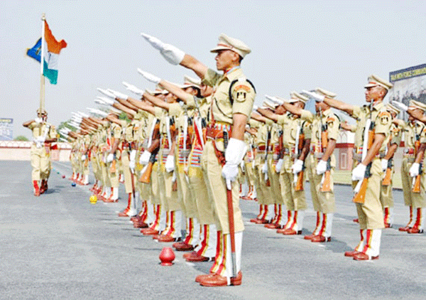 ಪೊಲೀಸರ ಸ್ಥೈರ್ಯ ಹೆಚ್ಚಿಸಬೇಕಾದ ಸರಕಾರ