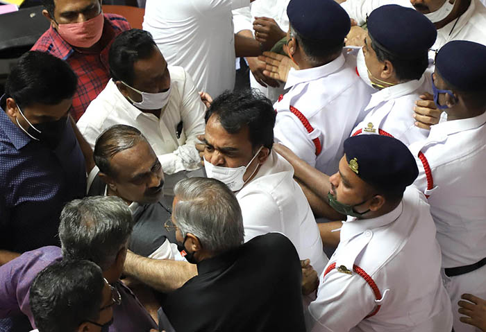 ಕಾಂಗ್ರೆಸ್ ಬಣ್ಣ ಏನೆಂಬುದು ಇಡೀ ಜಗತ್ತಿಗೆ ಗೊತ್ತಾಯಿತು: ಡಿಸಿಎಂ ಅಶ್ವತ್ಥನಾರಾಯಣ