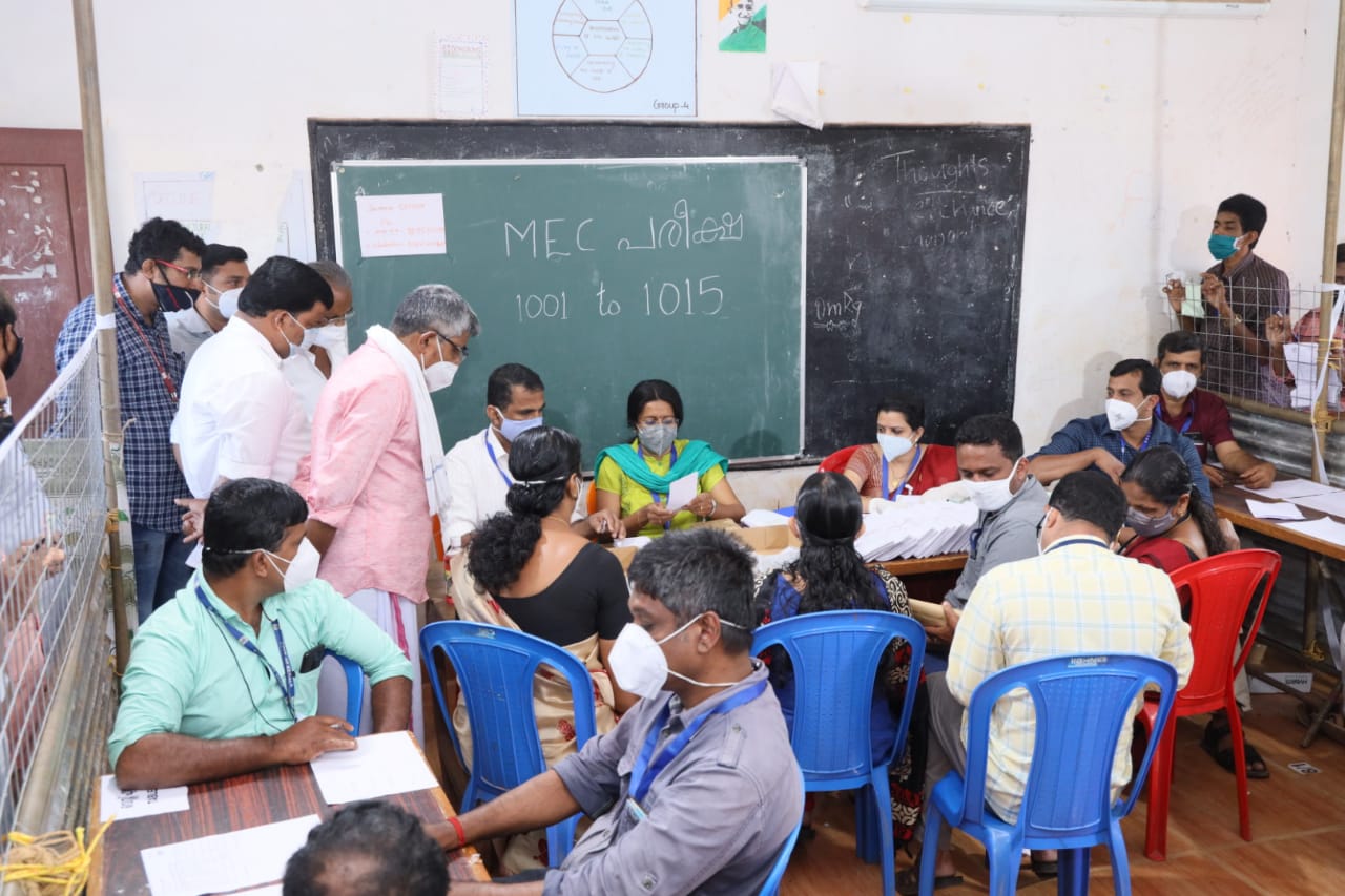 ​ಕಾಸರಗೋಡು ಸ್ಥಳೀಯಾಡಳಿತ ಸಂಸ್ಥೆ ಚುನಾವಣೆ: ರಾಜ್ಯದಲ್ಲಿ  ಎಲ್ ಡಿಎಫ್ ಆರಂಭಿಕ ಮುನ್ನಡೆ