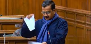 ಕೃಷಿ ಮಸೂದೆಗಳ ಪ್ರತಿಗಳನ್ನು ಹರಿದುಹಾಕಿದ ಅರವಿಂದ್ ಕೇಜ್ರಿವಾಲ್