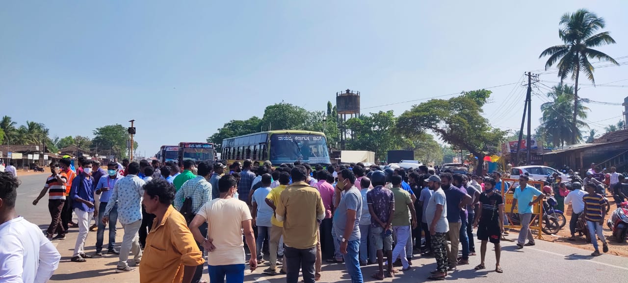 ತ್ರಾಸಿ ಜಂಕ್ಷನ್‌ನಲ್ಲಿ ಅಪಘಾತ: ಮೂವರಿಗೆ ಗಂಭೀರ ಗಾಯ