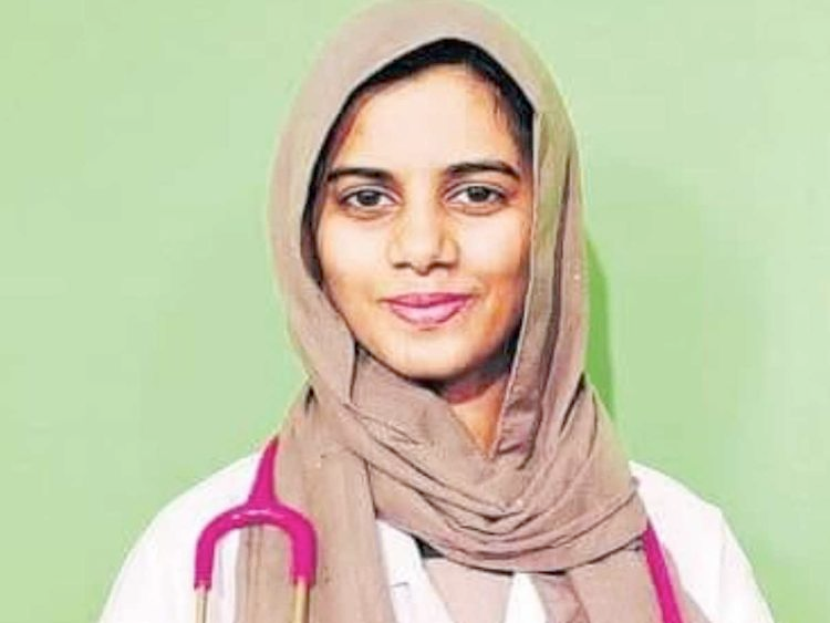 ತನ್ನ ರೋಗಿಗಳಿಗೆ ಕೇವಲ 10 ರೂ. ಶುಲ್ಕ ವಿಧಿಸುವ ಯುವ ವೈದ್ಯೆ ಡಾ. ನೂರಿ ಪರ್ವೀನ್