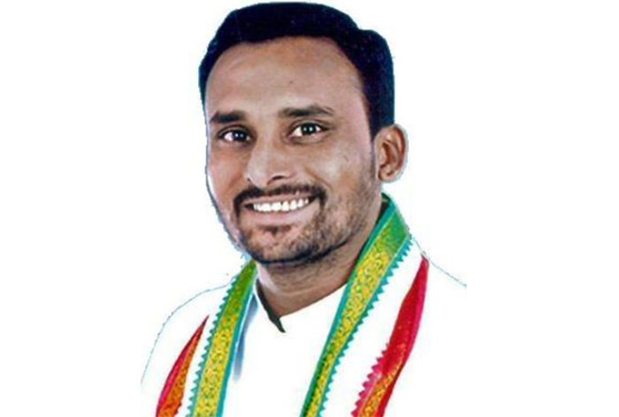 ಪೊಲೀಸರನ್ನು ಅವಾಚ್ಯ ಶಬ್ಧಗಳಿಂದ ನಿಂದಿಸಿ, ಬೆದರಿಕೆ ಹಾಕಿದ ಆರೋಪ: ಮಾಜಿ ಶಾಸಕನ ವಿರುದ್ಧ ಎಫ್ಐಆರ್