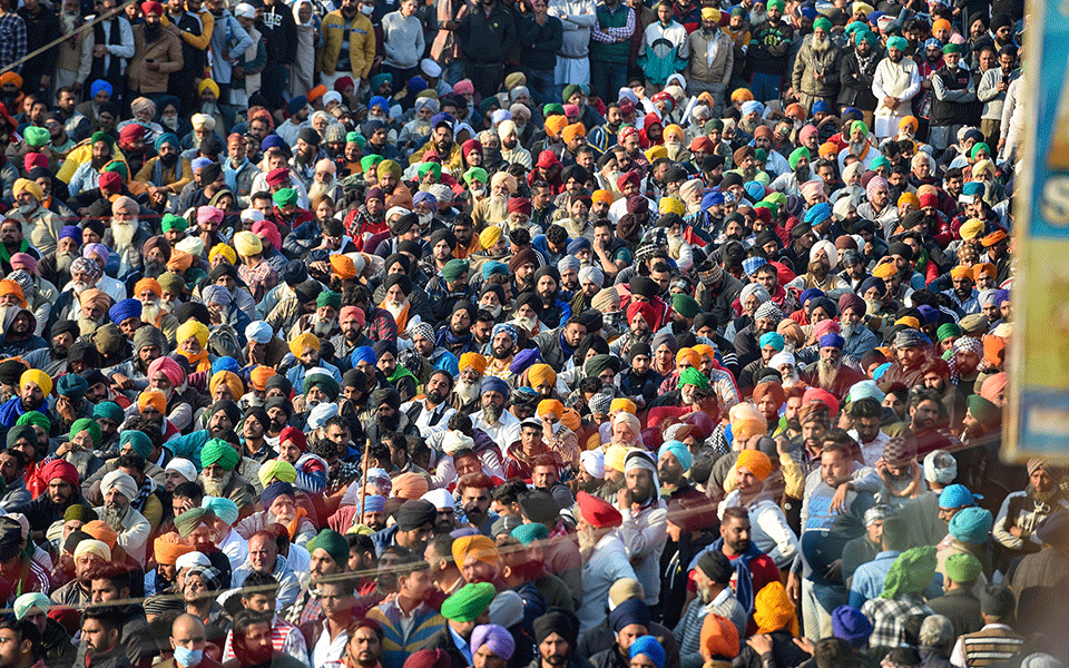 ಉಪವಾಸ ಸತ್ಯಾಗ್ರಹ ಆರಂಭಿಸಿದ ರೈತರು