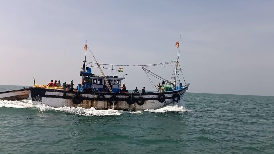 ಮಂಜೇಶ್ವರದಿಂದ ಪೊಲೀಸರನ್ನು ಅಪಹರಿಸಿ ಮಂಗಳೂರು ಬಂದರ್‌ನಲ್ಲಿ ಬಿಟ್ಟ ಮೀನುಗಾರರು !