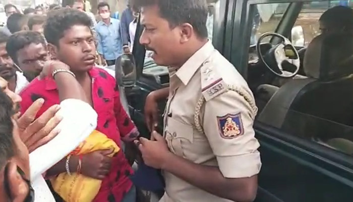 ಮಾಸ್ಕ್ ಹಾಕದ್ದಕ್ಕೆ ಯುವಕನಿಗೆ ಹಲ್ಲೆ ನಡೆಸಿದ ಪಿಎಸ್ಸೈ: ಆರೋಪ