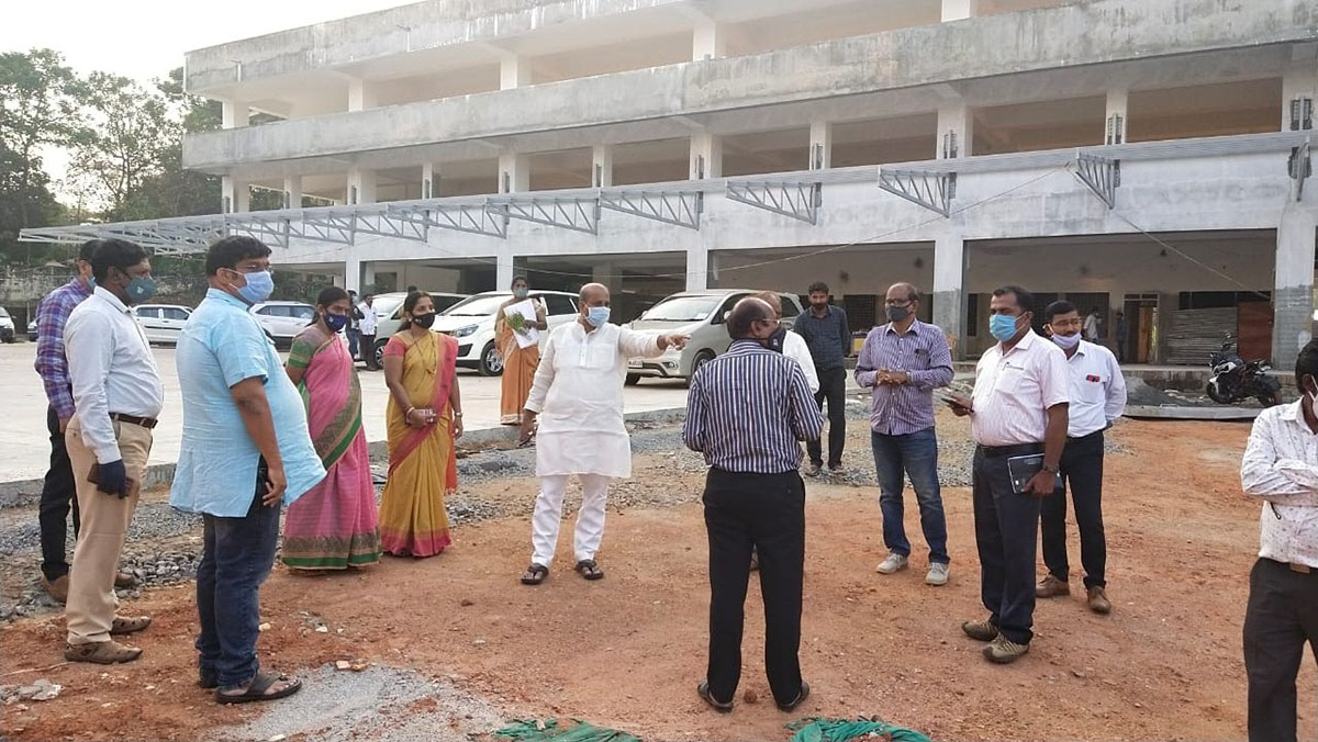 ಕೆಎಸ್‌ಆರ್‌ಟಿಸಿ ನೂತನ ಬಸ್ ನಿಲ್ದಾಣದ ಕಾಮಗಾರಿ ಪರಿಶೀಲನೆ