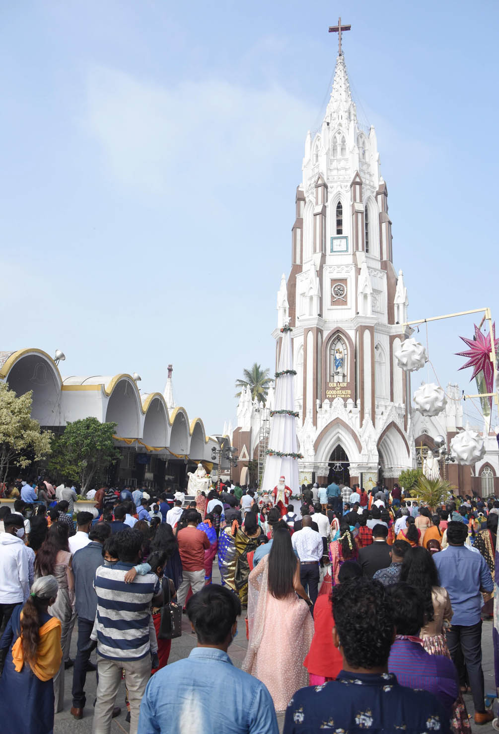 ಬೆಂಗಳೂರು: ನಗರದೆಲ್ಲೆಡೆ ಸಂಭ್ರಮ, ಸಡಗರದ ಕ್ರಿಸ್ಮಸ್ ಆಚರಣೆ