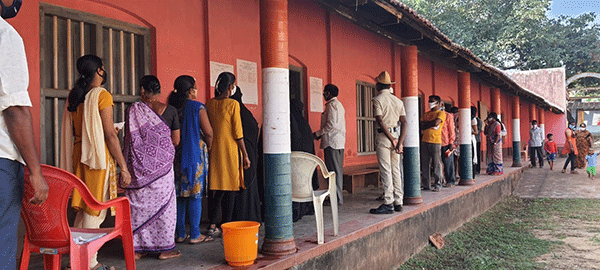 ಉಡುಪಿ: ಬಿರುಸಿನ ಮತದಾನ; 3 ತಾಲೂಕುಗಳಲ್ಲಿ ಶೇ.12.48 ಹಕ್ಕು ಚಲಾವಣೆ