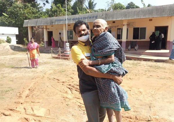 2 ಗಂಟೆಗಳಲ್ಲಿ ದ.ಕ. ಜಿಲ್ಲೆಯ 114 ಗ್ರಾ.ಪಂ.ಗಳಲ್ಲಿ 14.83 ಶೇ. ಮತದಾನ