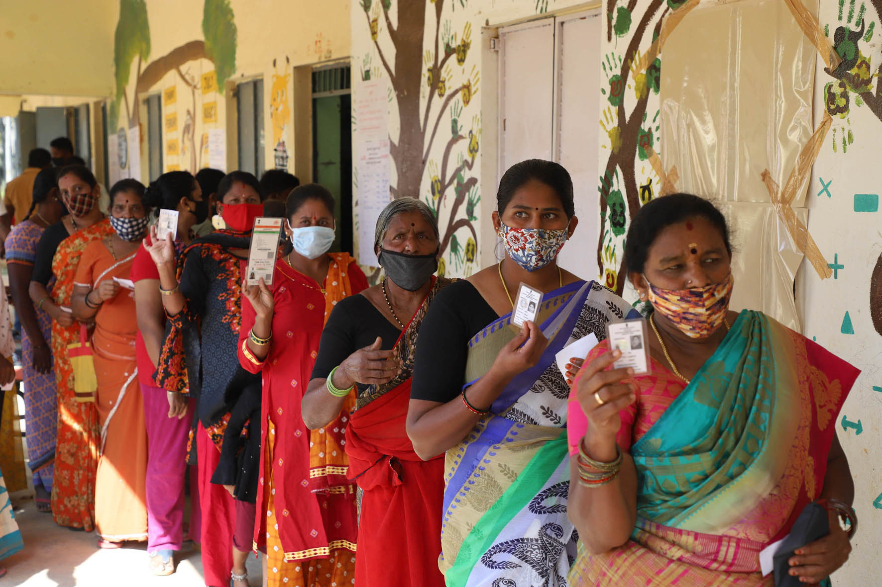 ಹಳ್ಳಿ ಫೈಟ್‍ಗೆ ತೆರೆ: ಎರಡನೇ ಹಂತದ ಮತದಾನ ಶಾಂತಿಯುತ