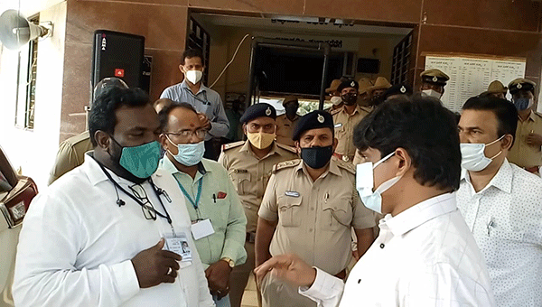 ಕಾರ್ಕಳ ಮತ ಎಣಿಕೆ ಕೇಂದ್ರದಲ್ಲಿ ಅವ್ಯವಸ್ಥೆ: ಫಲಿತಾಂಶದ ಮಾಹಿತಿ ಮಾಧ್ಯಮಕ್ಕೆ ನೀಡುವಲ್ಲಿ ವಿಳಂಬ