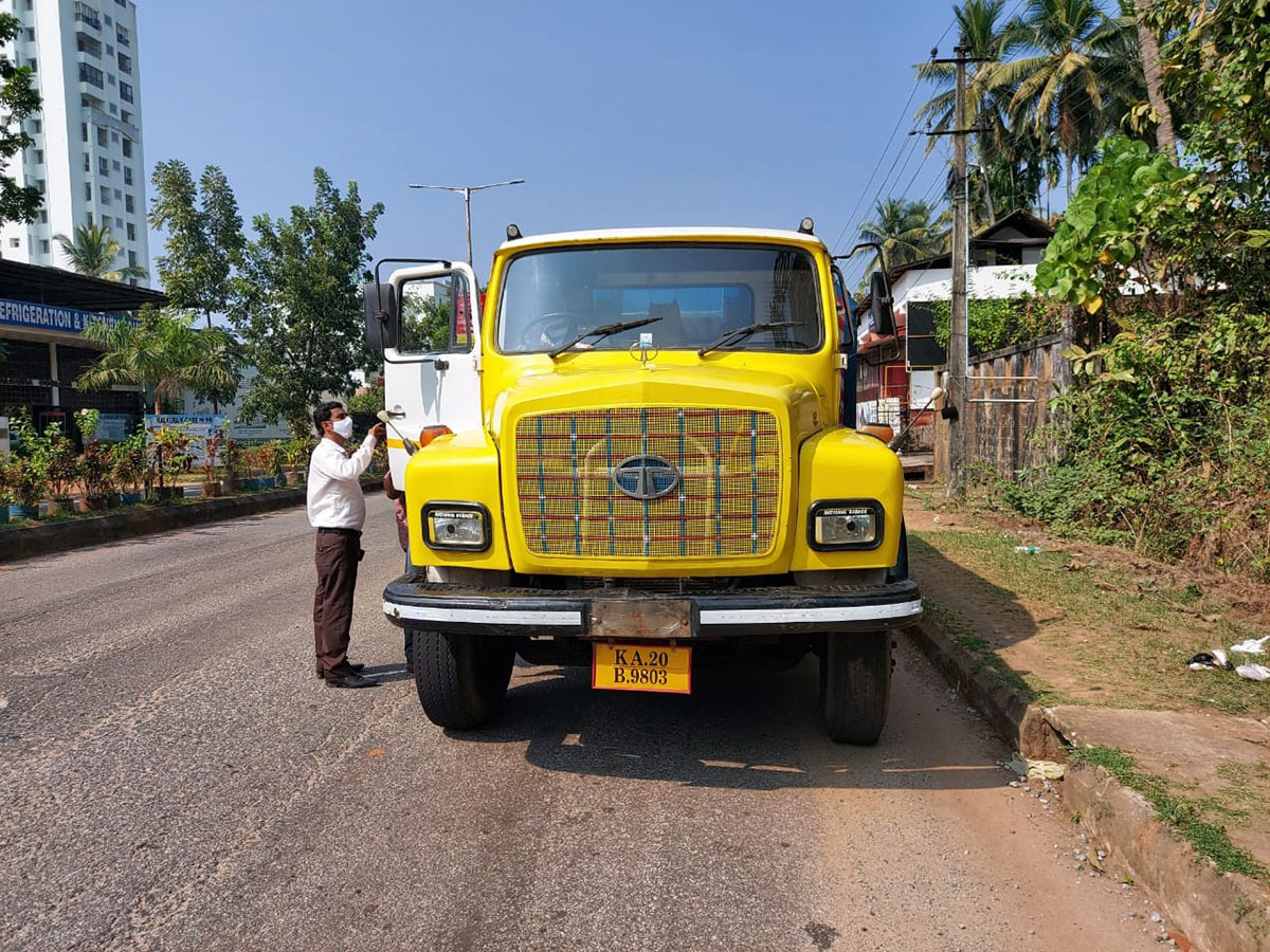 ಅಕ್ರಮ ಮರಳು ಸಾಗಾಟ: ಐದು ಟಿಪ್ಪರ್‌ಗಳು ವಶ