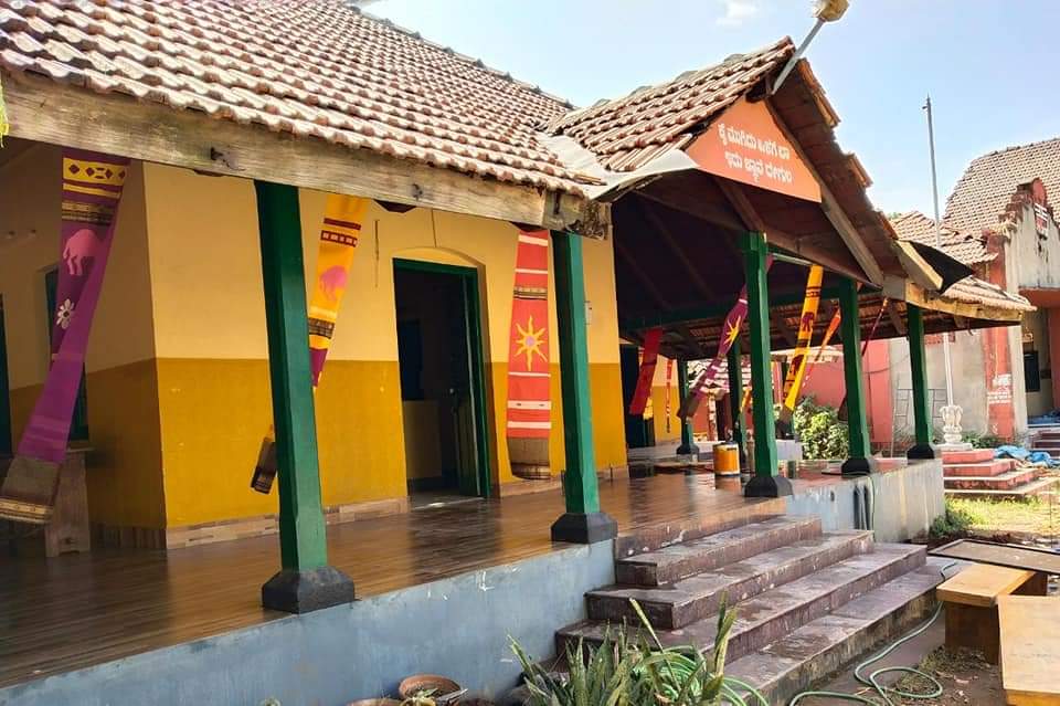 ಶಾಲಾರಂಭ ಸಂಭ್ರಮ : ಶೃಂಗಾರಗೊಂಡಿದೆ ರಥಬೀದಿ ಸರಕಾರಿ ಹೆಣ್ಣು ಮಕ್ಕಳ ಶಾಲೆ