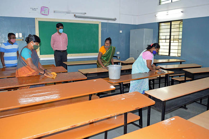 2020-21ನೆ ಶೈಕ್ಷಣಿಕ ಸಾಲಿನ ಶಾಲಾ ತರಗತಿ ನಾಳೆಯಿಂದ ಆರಂಭ: ಮಾರ್ಗಸೂಚಿ ಪ್ರಕಟಿಸಿದ ರಾಜ್ಯ ಸರಕಾರ