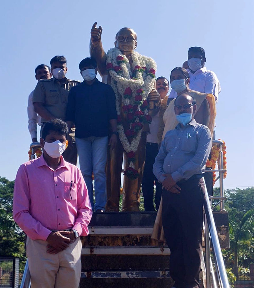 ಉಡುಪಿ: ಅಂಬೇಡ್ಕರ್ ಪ್ರತಿಮೆಗೆ ಮಾಲಾರ್ಪಣೆ