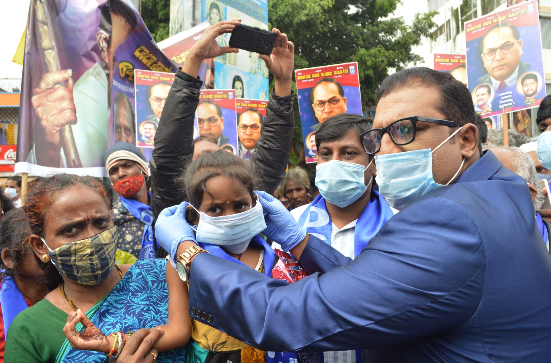 ಅಂಬೇಡ್ಕರ್ ಪರಿನಿರ್ವಾಣ ಪ್ರಯುಕ್ತ ಕೋವಿಡ್ ಜಾಗೃತಿ ಕಾರ್ಯಕ್ರಮ