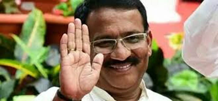 “ಪಂಚತಾರಾ ಹೋಟೆಲ್‍ನಲ್ಲಿದ್ದವರು ಸಿದ್ದರಾಮಯ್ಯ ಬಗ್ಗೆ ಮಾತನಾಡುವುದು ಬೇಡ