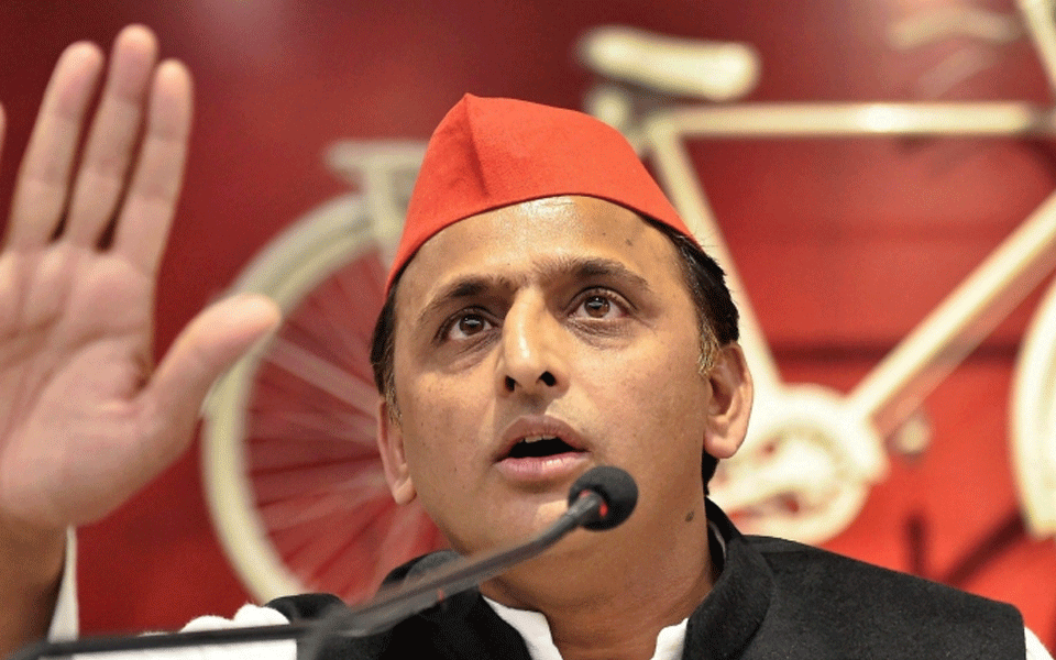 ರೈತರ ಪರ ಪ್ರತಿಭಟನೆ ನಡೆಸಿದ ಅಖಿಲೇಶ್ ಯಾದವ್ ಪೊಲೀಸ್ ವಶಕ್ಕೆ